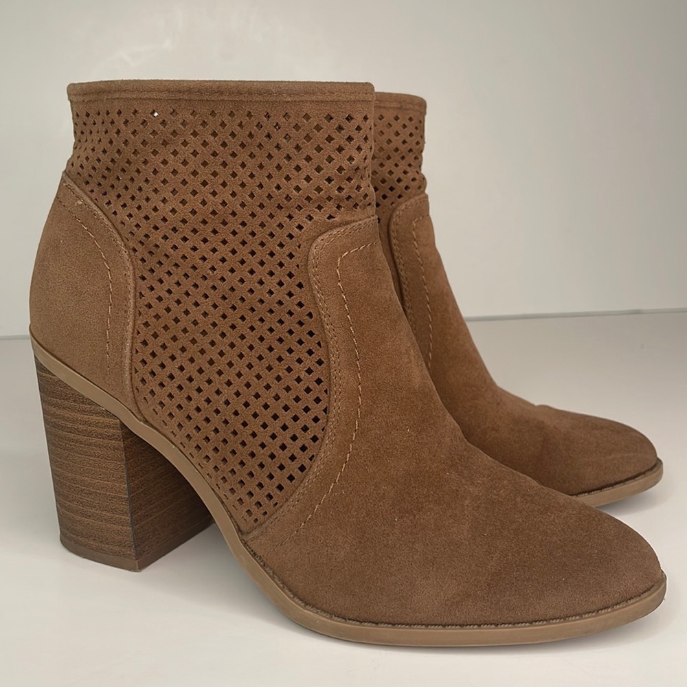 Universal Thread Crissy Bootie Brown Laser Cut Stacked Heel - Picture 3 of 14